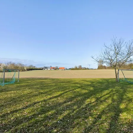 4 Bedroom Awesome In Prázdninový dům Rudkøbing