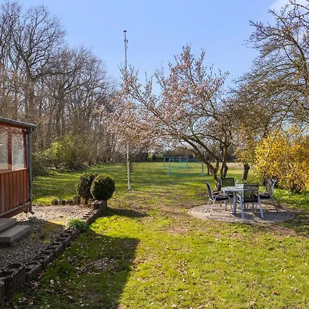 4 Bedroom Awesome In Prázdninový dům *